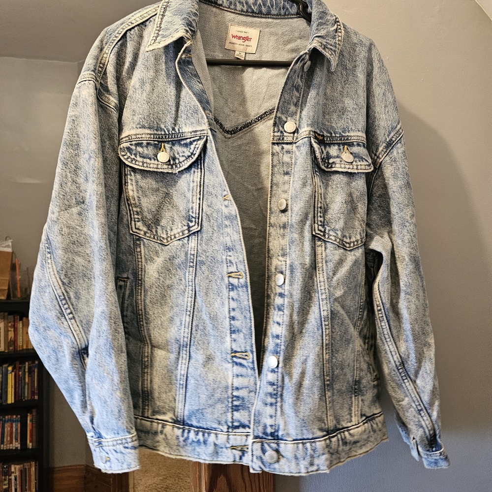 Wrangler Women's Light Blue Denim Jacket